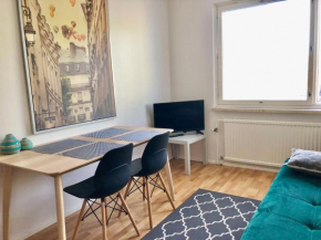 Scandinavian Modern home 34 1BR City Center in Kamppi Työmiehenkatu